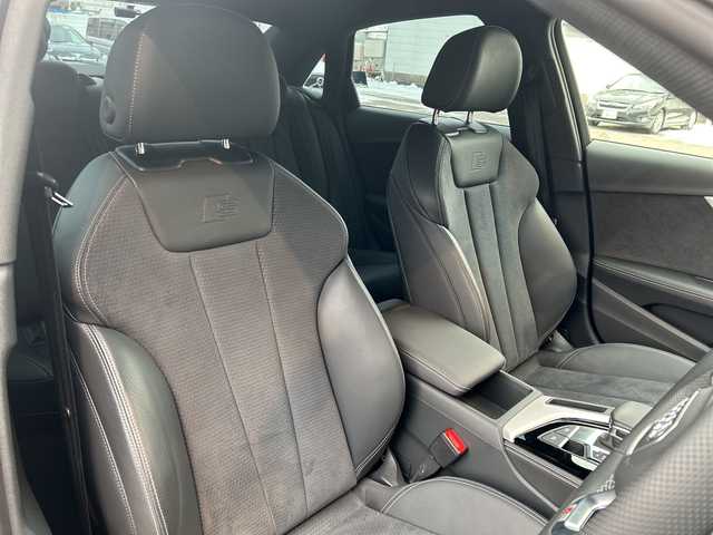 アウディ Ａ４ 40TDIクワトロ Sライン 道東・釧路十勝 2022(令4)年 1万km ミトスブラックメタリック ４WD/純正MMIナビ/　BT/USB/AppleCarPlay/フルセグ/サラウンドビューカメラ/純正ETC2.0/純正前後ドライブレコーダー/アウディプレセンス/レーンキーピングアシスト/アダプティブクルーズコントロール/パークディスタンスコントロール/パーキングアシスト/ハーフレザーシート/フロントパワーシート/フロントシートヒーティング/バーチャルコックピット/マトリクスLEDヘッドライト/純正18インチAW/純正フロアマット/取扱説明書/保証書