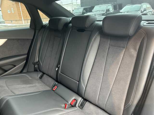 アウディ Ａ４ 40TDIクワトロ Sライン 道東・釧路十勝 2022(令4)年 1万km ミトスブラックメタリック ４WD/純正MMIナビ/　BT/USB/AppleCarPlay/フルセグ/サラウンドビューカメラ/純正ETC2.0/純正前後ドライブレコーダー/アウディプレセンス/レーンキーピングアシスト/アダプティブクルーズコントロール/パークディスタンスコントロール/パーキングアシスト/ハーフレザーシート/フロントパワーシート/フロントシートヒーティング/バーチャルコックピット/マトリクスLEDヘッドライト/純正18インチAW/純正フロアマット/取扱説明書/保証書