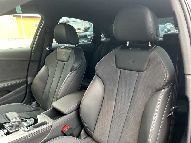 アウディ Ａ４ 40TDIクワトロ Sライン 道東・釧路十勝 2022(令4)年 1万km ミトスブラックメタリック ４WD/純正MMIナビ/　BT/USB/AppleCarPlay/フルセグ/サラウンドビューカメラ/純正ETC2.0/純正前後ドライブレコーダー/アウディプレセンス/レーンキーピングアシスト/アダプティブクルーズコントロール/パークディスタンスコントロール/パーキングアシスト/ハーフレザーシート/フロントパワーシート/フロントシートヒーティング/バーチャルコックピット/マトリクスLEDヘッドライト/純正18インチAW/純正フロアマット/取扱説明書/保証書