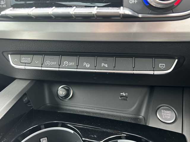 アウディ Ａ４ 40TDIクワトロ Sライン 道東・釧路十勝 2022(令4)年 1万km ミトスブラックメタリック ４WD/純正MMIナビ/　BT/USB/AppleCarPlay/フルセグ/サラウンドビューカメラ/純正ETC2.0/純正前後ドライブレコーダー/アウディプレセンス/レーンキーピングアシスト/アダプティブクルーズコントロール/パークディスタンスコントロール/パーキングアシスト/ハーフレザーシート/フロントパワーシート/フロントシートヒーティング/バーチャルコックピット/マトリクスLEDヘッドライト/純正18インチAW/純正フロアマット/取扱説明書/保証書