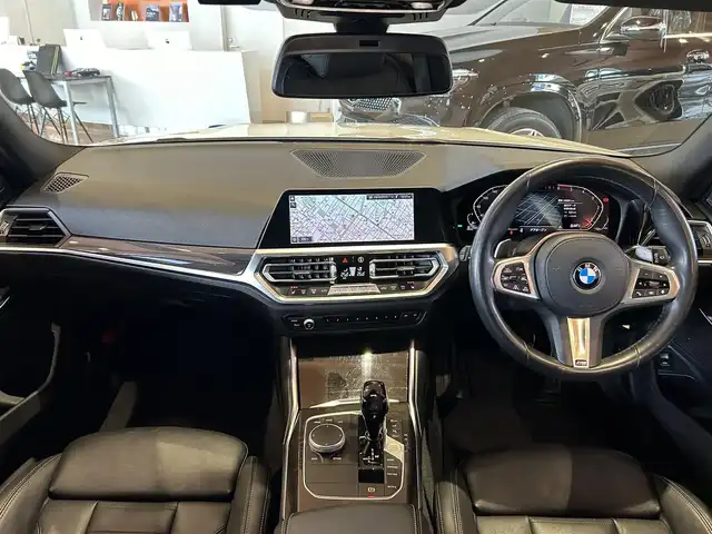 ＢＭＷ ３２０ｄ xDrive ツーリング Mスポーツ 道央・札幌 2021(令3)年 2.5万km アルピンホワイトⅢ ハイラインパッケージ/　・ヴァーネスカレザーシート/　・アッシュグレーブラウンファインウッドトリム/　・ランバーサポート/コンフォートパッケージ/　・HiFiスピーカー/ストレージパッケージ/　・ラゲージコンパートメントパッケージ/パーキングアシストプラス/　・トップビュー+３Dビュー/サイドビューカメラ/PDC/ドライビングアシストプロフェッショナル/アダプティブLEDヘッドライト/純正HDDナビ/USB/Bluetooth/ワイヤレスチャージング/シートヒーター/電動リアゲート