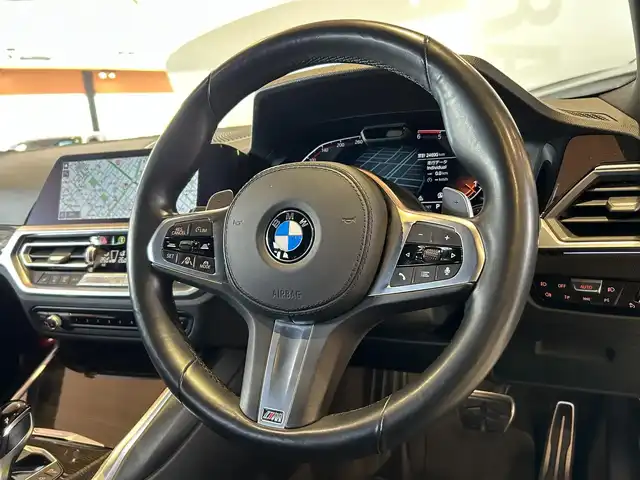 ＢＭＷ ３２０ｄ xDrive ツーリング Mスポーツ 道央・札幌 2021(令3)年 2.5万km アルピンホワイトⅢ ハイラインパッケージ/　・ヴァーネスカレザーシート/　・アッシュグレーブラウンファインウッドトリム/　・ランバーサポート/コンフォートパッケージ/　・HiFiスピーカー/ストレージパッケージ/　・ラゲージコンパートメントパッケージ/パーキングアシストプラス/　・トップビュー+３Dビュー/サイドビューカメラ/PDC/ドライビングアシストプロフェッショナル/アダプティブLEDヘッドライト/純正HDDナビ/USB/Bluetooth/ワイヤレスチャージング/シートヒーター/電動リアゲート