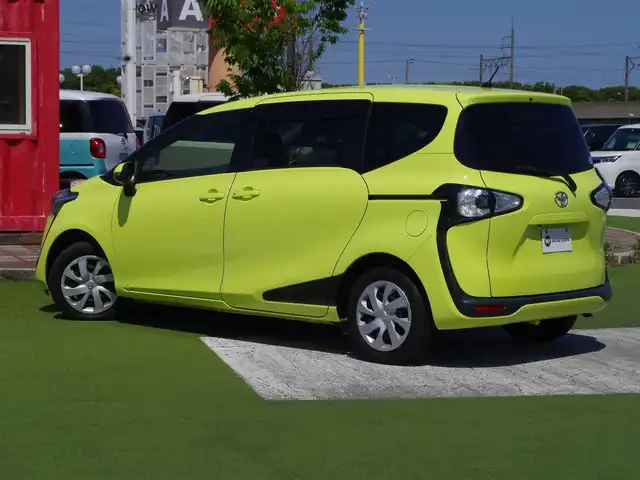 トヨタ シエンタ G 千葉県 2015(平27)年 6.5万km エアーイエロー 185/60R15/両側パワースライドドア/純正SDナビ/地デジTV/【CD再生機能　Bluetooth接続】/バックカメラ/ドライブレコーダー（前後撮影）【ZDR-015】/前席シートヒーター/革巻きステアリング/ステアリングスイッチ/ETC/ウインカーミラー/スマートキー