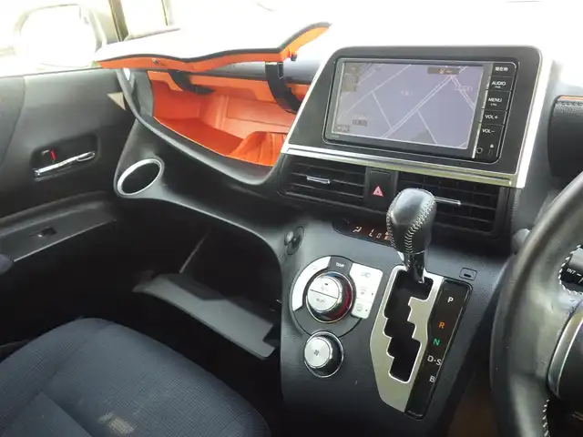 トヨタ シエンタ G 千葉県 2015(平27)年 6.5万km エアーイエロー 185/60R15/両側パワースライドドア/純正SDナビ/地デジTV/【CD再生機能　Bluetooth接続】/バックカメラ/ドライブレコーダー（前後撮影）【ZDR-015】/前席シートヒーター/革巻きステアリング/ステアリングスイッチ/ETC/ウインカーミラー/スマートキー