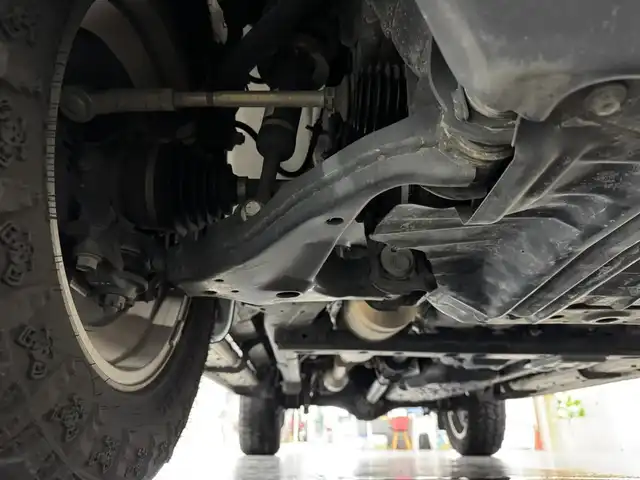 トヨタ ハイラックス Z ブラックラリーエディション 三重県 2019(令1)年 9.9万km アティチュードブラックマイカ 2.4L ディーゼルターボ/パートタイム4WD/MTモード付フロア6AT/純正 7インチナビ NSZT-W68T/（AM/FM/CD/DVD/TV/SD/SDREC/Bluetooth）/バックガイドモニター/ドライブレコーダー 前後/ETC/Toyota Safety Sense/・プリクラッシュセーフティ［PCS］/・レーンディパーチャーアラート［LDA］/・ダウンヒルアシストコントロール［DAC］/・ヒルスタートアシストコントロール［HAC］/・EBD（電子制動力配分制御）付ABS＆ブレーキアシスト/・VSC＆TRC/・緊急ブレーキシグナル/装備/・豪州トヨタ純正バグガード/・ハードトノカバー（施錠機能・ダンパー付）/・クルーズコントロール/・オートエアコン/・プッシュスタート/・オートライト/・フロント＆リヤフォグランプ/・ブラックラリーED専用 18inAW（ブラック塗装）
