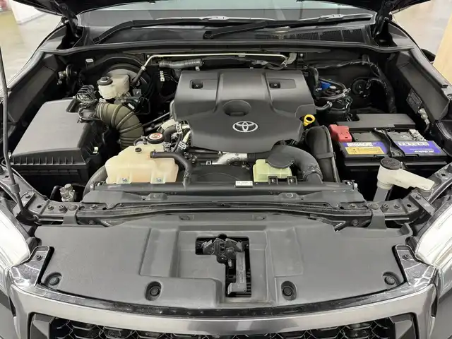 トヨタ ハイラックス Z ブラックラリーエディション 三重県 2019(令1)年 9.9万km アティチュードブラックマイカ 2.4L ディーゼルターボ/パートタイム4WD/MTモード付フロア6AT/純正 7インチナビ NSZT-W68T/（AM/FM/CD/DVD/TV/SD/SDREC/Bluetooth）/バックガイドモニター/ドライブレコーダー 前後/ETC/Toyota Safety Sense/・プリクラッシュセーフティ［PCS］/・レーンディパーチャーアラート［LDA］/・ダウンヒルアシストコントロール［DAC］/・ヒルスタートアシストコントロール［HAC］/・EBD（電子制動力配分制御）付ABS＆ブレーキアシスト/・VSC＆TRC/・緊急ブレーキシグナル/装備/・豪州トヨタ純正バグガード/・ハードトノカバー（施錠機能・ダンパー付）/・クルーズコントロール/・オートエアコン/・プッシュスタート/・オートライト/・フロント＆リヤフォグランプ/・ブラックラリーED専用 18inAW（ブラック塗装）