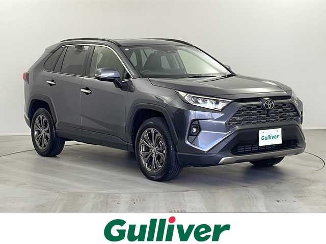 トヨタ ＲＡＶ４ G 栃木県 2023(令5)年 1.3万km グレーメタリック ワンオーナー/10.5インチディスプレイオーディオ（コネクティッドナビ対応）Plus/　Apple CarPlay/Android Auto/Bluetooth/フルセグTV/USB/Miracast/AM/FM/トヨタセーフティセンス/　プリクラッシュセーフティ/　レーントレーシングアシスト/　レーダークルーズコントロール/　ロードサインアシスト/　オートハイビーム/　パノラミックビューモニター/　ブラインドスポットモニター/デジタルインナーミラー(録画機能付)/ビルトインETC2.0/電動パーキングブレーキ(HOLDスイッチ付)/シートヒーター(ベンチレーター付)/合皮シート/パワーシート(D席)/純正フロアマット/サイド+カーテンエアバッグ/スマートキー×1本/保証書、取扱説明書付属