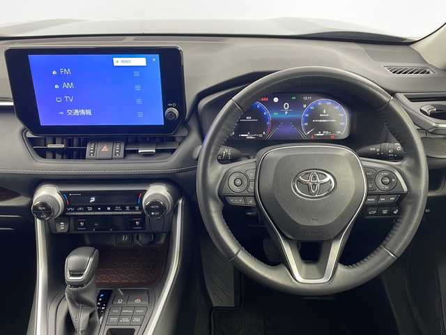 トヨタ ＲＡＶ４ G 栃木県 2023(令5)年 1.3万km グレーメタリック ワンオーナー/10.5インチディスプレイオーディオ（コネクティッドナビ対応）Plus/　Apple CarPlay/Android Auto/Bluetooth/フルセグTV/USB/Miracast/AM/FM/トヨタセーフティセンス/　プリクラッシュセーフティ/　レーントレーシングアシスト/　レーダークルーズコントロール/　ロードサインアシスト/　オートハイビーム/　パノラミックビューモニター/　ブラインドスポットモニター/デジタルインナーミラー(録画機能付)/ビルトインETC2.0/電動パーキングブレーキ(HOLDスイッチ付)/シートヒーター(ベンチレーター付)/合皮シート/パワーシート(D席)/純正フロアマット/サイド+カーテンエアバッグ/スマートキー×1本/保証書、取扱説明書付属