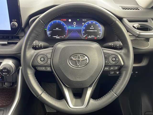 トヨタ ＲＡＶ４ G 栃木県 2023(令5)年 1.3万km グレーメタリック ワンオーナー/10.5インチディスプレイオーディオ（コネクティッドナビ対応）Plus/　Apple CarPlay/Android Auto/Bluetooth/フルセグTV/USB/Miracast/AM/FM/トヨタセーフティセンス/　プリクラッシュセーフティ/　レーントレーシングアシスト/　レーダークルーズコントロール/　ロードサインアシスト/　オートハイビーム/　パノラミックビューモニター/　ブラインドスポットモニター/デジタルインナーミラー(録画機能付)/ビルトインETC2.0/電動パーキングブレーキ(HOLDスイッチ付)/シートヒーター(ベンチレーター付)/合皮シート/パワーシート(D席)/純正フロアマット/サイド+カーテンエアバッグ/スマートキー×1本/保証書、取扱説明書付属