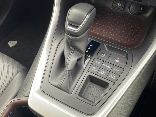 トヨタ ＲＡＶ４ G 栃木県 2023(令5)年 1.3万km グレーメタリック ワンオーナー/10.5インチディスプレイオーディオ（コネクティッドナビ対応）Plus/　Apple CarPlay/Android Auto/Bluetooth/フルセグTV/USB/Miracast/AM/FM/トヨタセーフティセンス/　プリクラッシュセーフティ/　レーントレーシングアシスト/　レーダークルーズコントロール/　ロードサインアシスト/　オートハイビーム/　パノラミックビューモニター/　ブラインドスポットモニター/デジタルインナーミラー(録画機能付)/ビルトインETC2.0/電動パーキングブレーキ(HOLDスイッチ付)/シートヒーター(ベンチレーター付)/合皮シート/パワーシート(D席)/純正フロアマット/サイド+カーテンエアバッグ/スマートキー×1本/保証書、取扱説明書付属