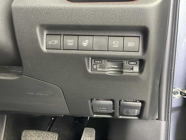 トヨタ ＲＡＶ４ G 栃木県 2023(令5)年 1.3万km グレーメタリック ワンオーナー/10.5インチディスプレイオーディオ（コネクティッドナビ対応）Plus/　Apple CarPlay/Android Auto/Bluetooth/フルセグTV/USB/Miracast/AM/FM/トヨタセーフティセンス/　プリクラッシュセーフティ/　レーントレーシングアシスト/　レーダークルーズコントロール/　ロードサインアシスト/　オートハイビーム/　パノラミックビューモニター/　ブラインドスポットモニター/デジタルインナーミラー(録画機能付)/ビルトインETC2.0/電動パーキングブレーキ(HOLDスイッチ付)/シートヒーター(ベンチレーター付)/合皮シート/パワーシート(D席)/純正フロアマット/サイド+カーテンエアバッグ/スマートキー×1本/保証書、取扱説明書付属
