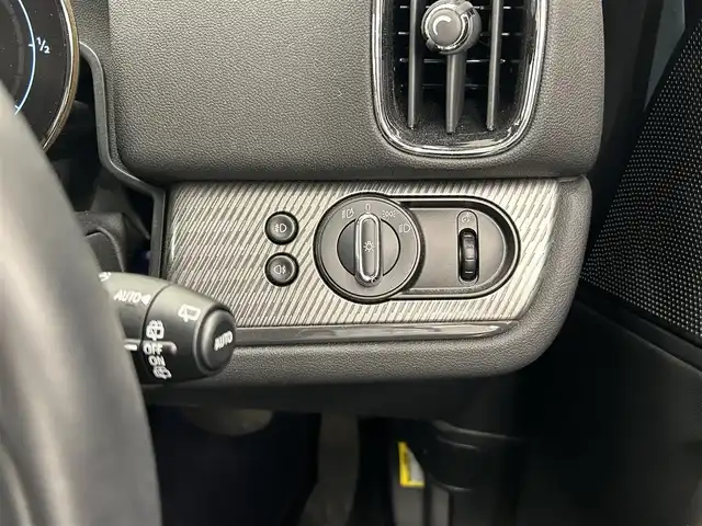 ＭＩＮＩ ＢＭＷ ミニ クロスオーバー クーパー D オール4 岡山県 2021(令3)年 1.3万km セージグリーンメタリック 純ナビ/HUD/シートヒータ/前PWシート/アンビエントライト/ACC/ドラレコ/ミラー一体ETC/本革レザー/マルチディスプレイメータ/PWテールゲート/社外AW/ユニオンジャックテール