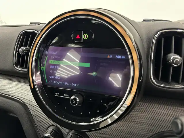 ＭＩＮＩ ＢＭＷ ミニ クロスオーバー クーパー D オール4 岡山県 2021(令3)年 1.3万km セージグリーンメタリック 純ナビ/HUD/シートヒータ/前PWシート/アンビエントライト/ACC/ドラレコ/ミラー一体ETC/本革レザー/マルチディスプレイメータ/PWテールゲート/社外AW/ユニオンジャックテール