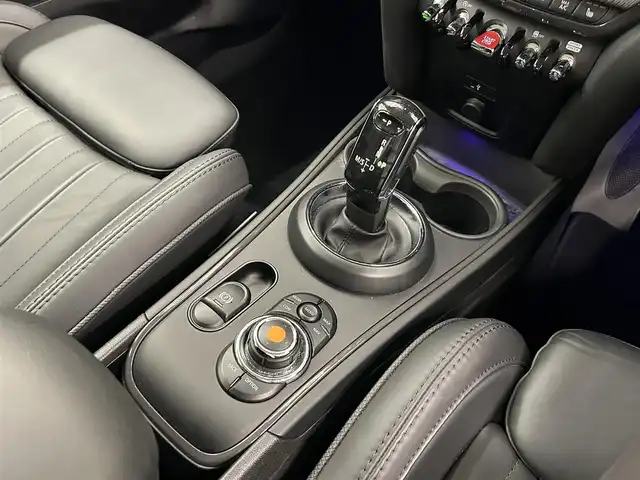 ＭＩＮＩ ＢＭＷ ミニ クロスオーバー クーパー D オール4 岡山県 2021(令3)年 1.3万km セージグリーンメタリック 純ナビ/HUD/シートヒータ/前PWシート/アンビエントライト/ACC/ドラレコ/ミラー一体ETC/本革レザー/マルチディスプレイメータ/PWテールゲート/社外AW/ユニオンジャックテール