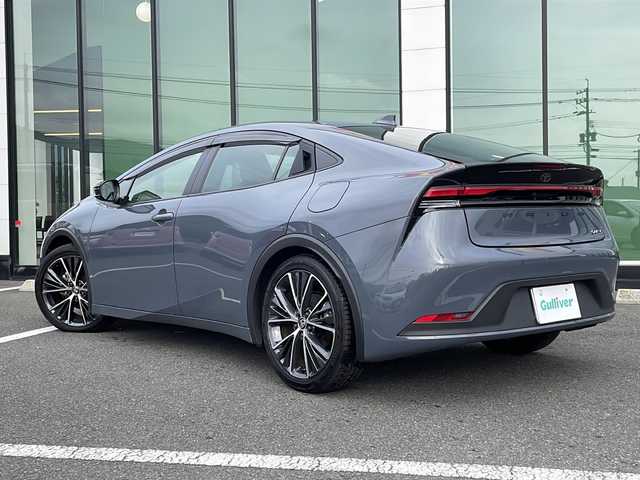 トヨタ プリウス G 福岡県 2023(令5)年 0.4万km グレー 純正メモリナビ／Ｂｌｕｅｔｏｏｔｈ／フルセグＴＶ／バックカメラ／ＥＴＣ／ワンオーナー／前後ドラレコ／ステアリングリモコン／オートクルーズコントロール／ＬＥＤヘッドライト／スペアキー／純正アルミホイール