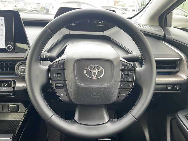 トヨタ プリウス G 福岡県 2023(令5)年 0.4万km グレー 純正メモリナビ／Ｂｌｕｅｔｏｏｔｈ／フルセグＴＶ／バックカメラ／ＥＴＣ／ワンオーナー／前後ドラレコ／ステアリングリモコン／オートクルーズコントロール／ＬＥＤヘッドライト／スペアキー／純正アルミホイール