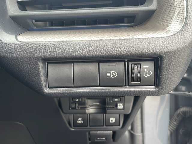 トヨタ プリウス G 福岡県 2023(令5)年 0.4万km グレー 純正メモリナビ／Ｂｌｕｅｔｏｏｔｈ／フルセグＴＶ／バックカメラ／ＥＴＣ／ワンオーナー／前後ドラレコ／ステアリングリモコン／オートクルーズコントロール／ＬＥＤヘッドライト／スペアキー／純正アルミホイール
