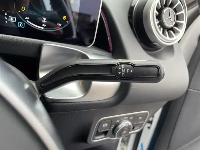 メルセデス・ベンツ ＧＬＢ２００ｄ AMGライン 香川県 2020(令2)年 3.8万km ポーラホワイト 純正ナビ（BT、USB）/レーダーセーフティーパッケージ/360度カメラ/社外デジタルインナーミラー/GPSレーダー/ハーフレザーシート/前席パワーシート/前席シートヒーター/スマートキー/アンビエントライト/純正19インチAW