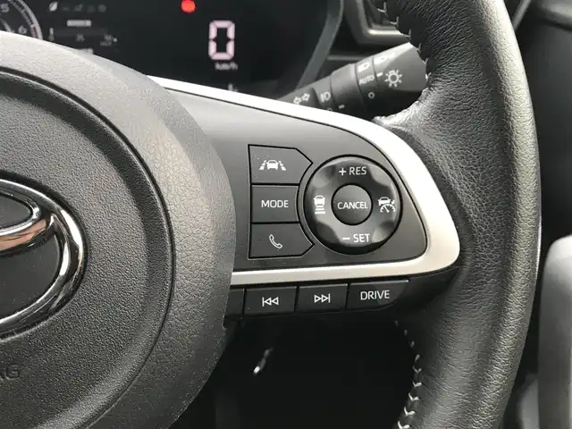 トヨタ ライズ Z 富山県 2023(令5)年 1.7万km スムースグレーマイカメタリック 社外ナビ/フルセグTV/Bluetooth/バックカメラ/ドライブレコーダー/プリクラッシュセーフティ/クリアランスソナー/レーンキープアシスト/レーダークルーズコントロール/シートヒーター/純正AWスタッドレスタイヤ車載/プッシュスタート/スマートキー/ETC
