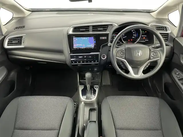 ホンダ フィット 13G L ホンダセンシング 埼玉県 2018(平30)年 6.1万km ルージュアメジストM 純正ナビ　バックカメラ　アダプティブクルーズコントロール　ＬＥＤヘッドライト　ＥＴＣ　オートライト　ホンダセンシング　ステアリングスイッチ　プッシュスタート　スマートキー　地デジフルセグＴＶ