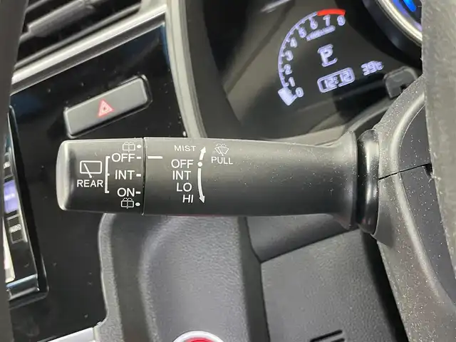 ホンダ フィット 13G L ホンダセンシング 埼玉県 2018(平30)年 6.1万km ルージュアメジストM 純正ナビ　バックカメラ　アダプティブクルーズコントロール　ＬＥＤヘッドライト　ＥＴＣ　オートライト　ホンダセンシング　ステアリングスイッチ　プッシュスタート　スマートキー　地デジフルセグＴＶ
