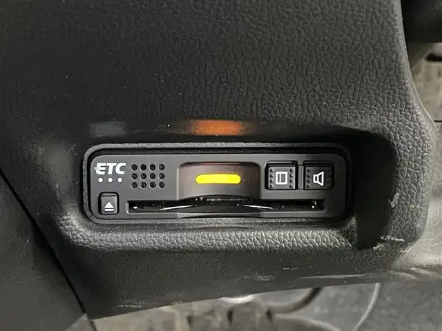 ホンダ フィット 13G L ホンダセンシング 埼玉県 2018(平30)年 6.1万km ルージュアメジストM 純正ナビ　バックカメラ　アダプティブクルーズコントロール　ＬＥＤヘッドライト　ＥＴＣ　オートライト　ホンダセンシング　ステアリングスイッチ　プッシュスタート　スマートキー　地デジフルセグＴＶ