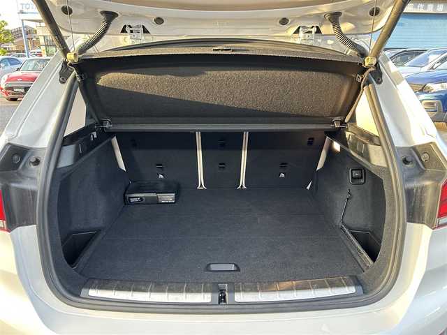 ＢＭＷ Ｘ１ xDrive 18d xライン EDジョイ+ 滋賀県 2020(令2)年 5.5万km ミネラルホワイト ハイラインパッケージ/オイスターレザーシート/・前席パワーシート/・前席シートヒーター/インテリジェントセーフティ/アクティブクルーズコントロール/コンフォートアクセス/電動リアゲート/純正ナビ/（BT/USB/社外DTV）/バックカメラ/前後コーナーセンサー/前後ドライブレコーダー/純正18インチAW/保証書/取扱説明書