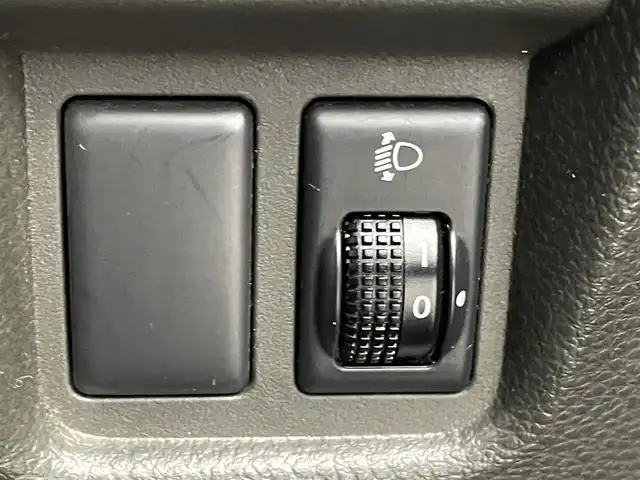 日産 キューブ 15X Mセレクション 埼玉県 2011(平23)年 6.8万km ホワイトパール 純正メモリナビ　Ｂｌｕｅｔｏｏｔｈ　ＥＴＣ　地デジフルセグＴＶ　エアコン　インテリジェントスマートキー　プッシュスタート　電動格納ミラー　ヘッドライトレベライザー　パワーウィンドウ
