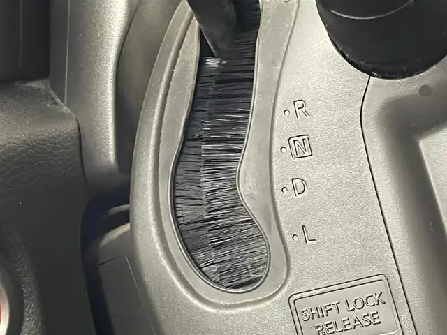 日産 キューブ 15X Mセレクション 埼玉県 2011(平23)年 6.8万km ホワイトパール 純正メモリナビ　Ｂｌｕｅｔｏｏｔｈ　ＥＴＣ　地デジフルセグＴＶ　エアコン　インテリジェントスマートキー　プッシュスタート　電動格納ミラー　ヘッドライトレベライザー　パワーウィンドウ