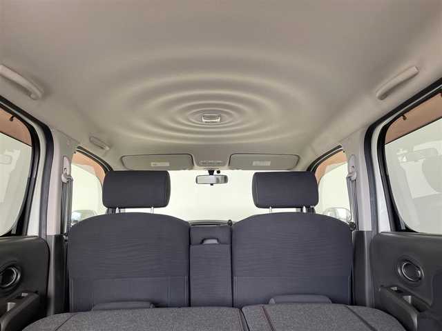 日産 キューブ 15X Mセレクション 埼玉県 2011(平23)年 6.8万km ホワイトパール 純正メモリナビ　Ｂｌｕｅｔｏｏｔｈ　ＥＴＣ　地デジフルセグＴＶ　エアコン　インテリジェントスマートキー　プッシュスタート　電動格納ミラー　ヘッドライトレベライザー　パワーウィンドウ