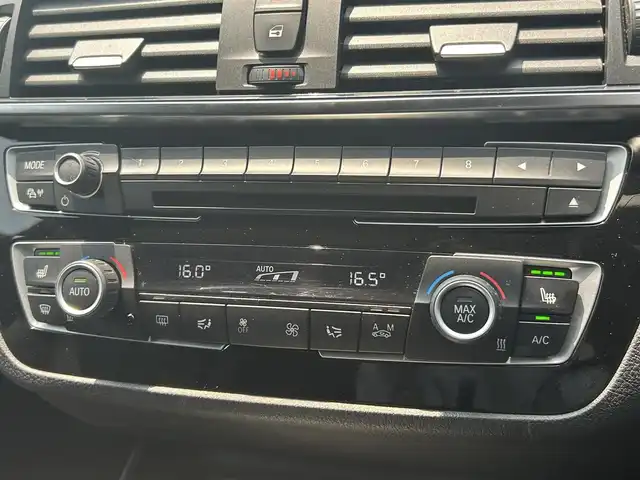 ＢＭＷ １１８ｄ Mスポーツ エディションシャドー 福岡県 2019(平31)年 5.4万km エストリルブルーM インテリジェントセーフティ/アダプティブクルーズコントロール/LEDヘッドライト/黒革シート/前席シートヒーター/純正ナビ/Bluetooth/バックカメラ/パークディスタンスコントロール/コンフォートアクセス/LEDヘッドライト/オートライト/フロントフォグランプ/リアフォグランプ/ステアリングスイッチ/純正18インチアルミホイール/ミラー一体型ETC/保証書/スペアキー×1