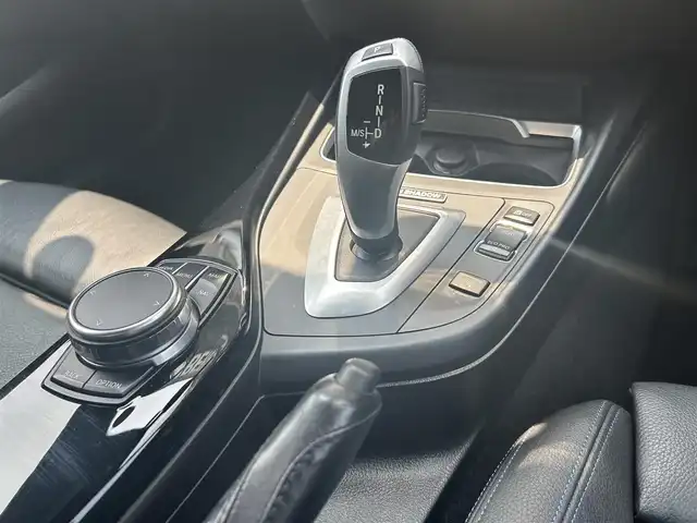 ＢＭＷ １１８ｄ Mスポーツ エディションシャドー 福岡県 2019(平31)年 5.4万km エストリルブルーM インテリジェントセーフティ/アダプティブクルーズコントロール/LEDヘッドライト/黒革シート/前席シートヒーター/純正ナビ/Bluetooth/バックカメラ/パークディスタンスコントロール/コンフォートアクセス/LEDヘッドライト/オートライト/フロントフォグランプ/リアフォグランプ/ステアリングスイッチ/純正18インチアルミホイール/ミラー一体型ETC/保証書/スペアキー×1