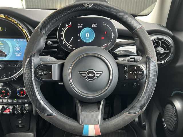 ＭＩＮＩ ＢＭＷ ミニ クーパー 福岡県 2022(令4)年 1.2万km ペッパー・ホワイト プレミアムプラスラインパッケージ/クルーズコントロール/インテリジェントセーフティ/ペッパーパッケージ/ディスプレイオーディオ/Applecarplay/androidauto/バックカメラ/Bluetooth/LEDヘッドライト/オートライト/オートワイパー/ハーフレザーシート/シートヒーター/純正16インチアルミホイール/ミラー一体型ETC/取扱説明書/保証書/スペアキー×1