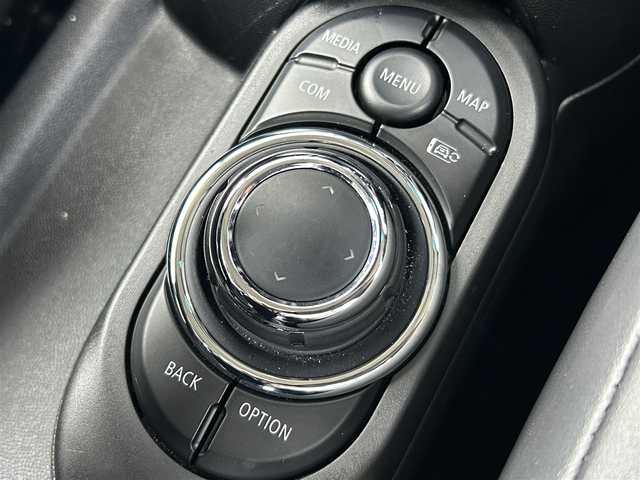 ＭＩＮＩ ＢＭＷ ミニ クーパー 福岡県 2022(令4)年 1.2万km ペッパー・ホワイト プレミアムプラスラインパッケージ/クルーズコントロール/インテリジェントセーフティ/ペッパーパッケージ/ディスプレイオーディオ/Applecarplay/androidauto/バックカメラ/Bluetooth/LEDヘッドライト/オートライト/オートワイパー/ハーフレザーシート/シートヒーター/純正16インチアルミホイール/ミラー一体型ETC/取扱説明書/保証書/スペアキー×1