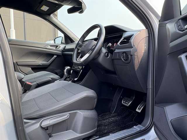 フォルクスワーゲン ＶＷ Ｔ－クロス TSI Rライン 徳島県 2023(令5)年 1.4万km シルバー 純正ナビ/ハーフレザーシート/置くだけ充電/前後ドライブレコーダー/ＨＩＤヘッドライト/ＥＴＣ/タイプＣ充電/ＭＴモード付ＡＴ/ルーフレール/パーキングアシスト機能/プッシュスタート