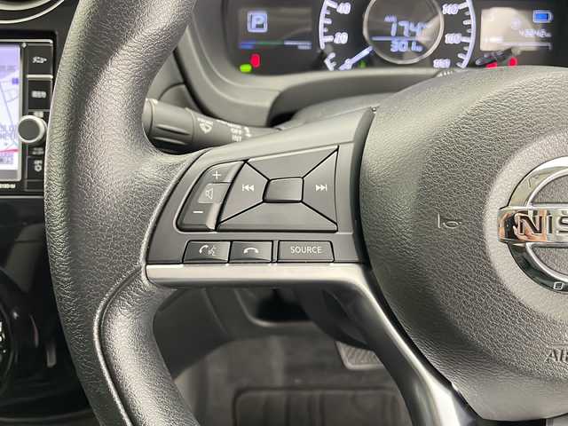 日産 ノート e－パワー X Vセレクション 長野県 2020(令2)年 4.4万km ダークメタルグレー 純正SDナビゲーション/型式：MM319D-W/【AM/FM/CD/Bluetooth/フルセグTV】/アラウンドビューモニター/ドライブレコーダー（前方）/プッシュスタート/スマートキー/オートライト/LEDヘッドライド/衝突軽減ブレーキ