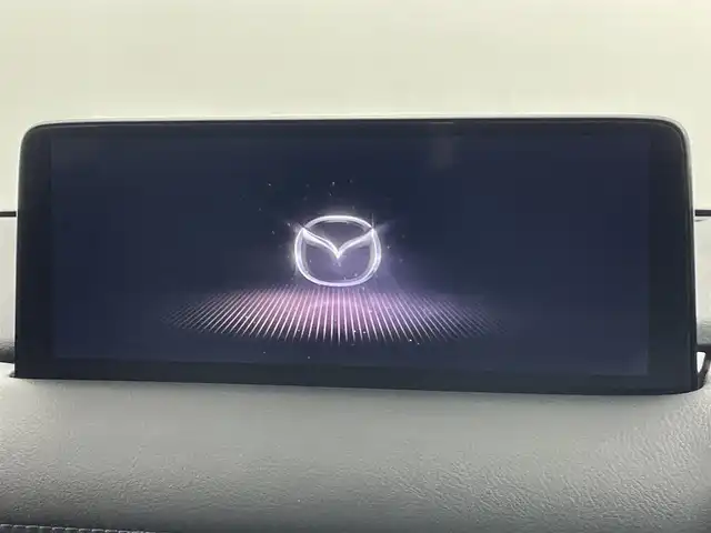 マツダ ＣＸ－８ XD ブラックトーンエディション 岡山県 2021(令3)年 6.4万km スノーフレイクホワイトパールマイカ 純正10.25インチSDナビ/（Carplay/フルセグTV/USB/Bluetooth）/ルーフレール/全方位カメラ/ETC/横滑り防止装置/レーンキープアシスト/オートマチックハイビーム/D/N席シートヒーター/D/N席パワーシート/LEDヘッドライト/ブラインドスポットモニター/アイドリングストップ/ステアリングヒーター/電動リアゲート/コーナーセンサー/プッシュスタート/スマートキー/スペアキー/ミュージックプレイヤー/純正フロアマット/純正19インチアルミホイール/新車保証書/取扱説明書