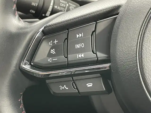 マツダ ＣＸ－８ XD ブラックトーンエディション 岡山県 2021(令3)年 6.4万km スノーフレイクホワイトパールマイカ 純正10.25インチSDナビ/（Carplay/フルセグTV/USB/Bluetooth）/ルーフレール/全方位カメラ/ETC/横滑り防止装置/レーンキープアシスト/オートマチックハイビーム/D/N席シートヒーター/D/N席パワーシート/LEDヘッドライト/ブラインドスポットモニター/アイドリングストップ/ステアリングヒーター/電動リアゲート/コーナーセンサー/プッシュスタート/スマートキー/スペアキー/ミュージックプレイヤー/純正フロアマット/純正19インチアルミホイール/新車保証書/取扱説明書