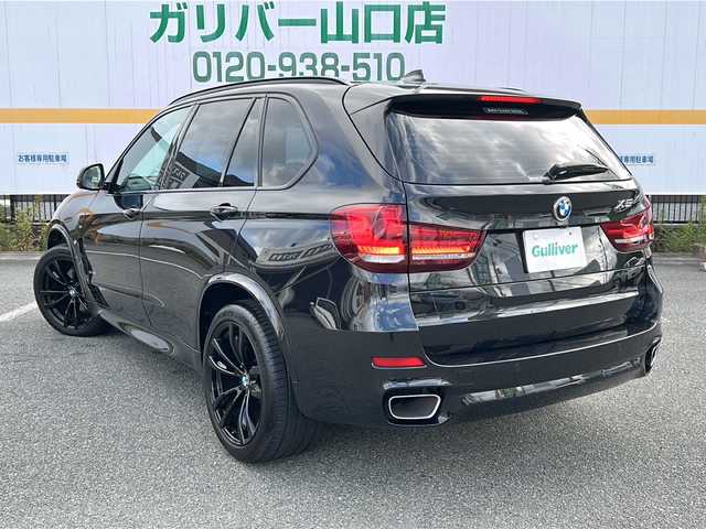 ＢＭＷ Ｘ５ ブラックアウト 山口県 2017(平29)年 2.6万km サファイアブラックP サンルーフ/純正ナビ/DVD/CD/AUX/フルセグTV/バックカメラ/ハーマンカードンオーディオ/黒レザーシート/前席パワーシート/全席シートヒーター/純正LEDヘッドライト/純正フォグランプ/オートライト/純正20インチアルミホイール/革巻きステアリング/ステアリングスイッチ/パドルシフト/クルーズコントロール/パワーバックドア/衝突被害軽減ブレーキ/LKA/横滑り防止/DAC/オートパーキングホールド/コーナーセンサー/スマートキー/ミラー一体型ETC/前後タイプドライブレコーダー/フロアマット/電動格納ウインカードアミラー