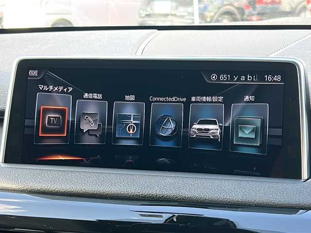ＢＭＷ Ｘ５ ブラックアウト 山口県 2017(平29)年 2.6万km サファイアブラックP サンルーフ/純正ナビ/DVD/CD/AUX/フルセグTV/バックカメラ/ハーマンカードンオーディオ/黒レザーシート/前席パワーシート/全席シートヒーター/純正LEDヘッドライト/純正フォグランプ/オートライト/純正20インチアルミホイール/革巻きステアリング/ステアリングスイッチ/パドルシフト/クルーズコントロール/パワーバックドア/衝突被害軽減ブレーキ/LKA/横滑り防止/DAC/オートパーキングホールド/コーナーセンサー/スマートキー/ミラー一体型ETC/前後タイプドライブレコーダー/フロアマット/電動格納ウインカードアミラー