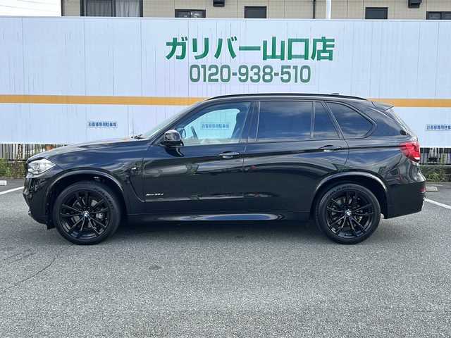 ＢＭＷ Ｘ５ ブラックアウト 山口県 2017(平29)年 2.6万km サファイアブラックP サンルーフ/純正ナビ/DVD/CD/AUX/フルセグTV/バックカメラ/ハーマンカードンオーディオ/黒レザーシート/前席パワーシート/全席シートヒーター/純正LEDヘッドライト/純正フォグランプ/オートライト/純正20インチアルミホイール/革巻きステアリング/ステアリングスイッチ/パドルシフト/クルーズコントロール/パワーバックドア/衝突被害軽減ブレーキ/LKA/横滑り防止/DAC/オートパーキングホールド/コーナーセンサー/スマートキー/ミラー一体型ETC/前後タイプドライブレコーダー/フロアマット/電動格納ウインカードアミラー