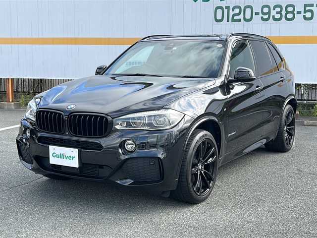 ＢＭＷ Ｘ５ ブラックアウト 山口県 2017(平29)年 2.6万km サファイアブラックP サンルーフ/純正ナビ/DVD/CD/AUX/フルセグTV/バックカメラ/ハーマンカードンオーディオ/黒レザーシート/前席パワーシート/全席シートヒーター/純正LEDヘッドライト/純正フォグランプ/オートライト/純正20インチアルミホイール/革巻きステアリング/ステアリングスイッチ/パドルシフト/クルーズコントロール/パワーバックドア/衝突被害軽減ブレーキ/LKA/横滑り防止/DAC/オートパーキングホールド/コーナーセンサー/スマートキー/ミラー一体型ETC/前後タイプドライブレコーダー/フロアマット/電動格納ウインカードアミラー