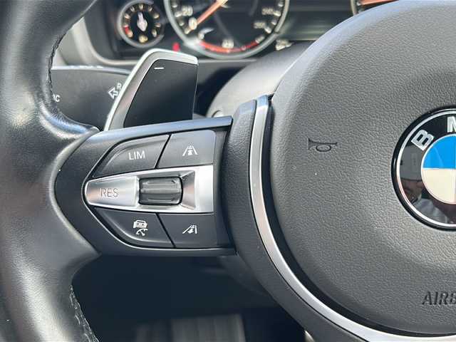 ＢＭＷ Ｘ５ ブラックアウト 山口県 2017(平29)年 2.6万km サファイアブラックP サンルーフ/純正ナビ/DVD/CD/AUX/フルセグTV/バックカメラ/ハーマンカードンオーディオ/黒レザーシート/前席パワーシート/全席シートヒーター/純正LEDヘッドライト/純正フォグランプ/オートライト/純正20インチアルミホイール/革巻きステアリング/ステアリングスイッチ/パドルシフト/クルーズコントロール/パワーバックドア/衝突被害軽減ブレーキ/LKA/横滑り防止/DAC/オートパーキングホールド/コーナーセンサー/スマートキー/ミラー一体型ETC/前後タイプドライブレコーダー/フロアマット/電動格納ウインカードアミラー