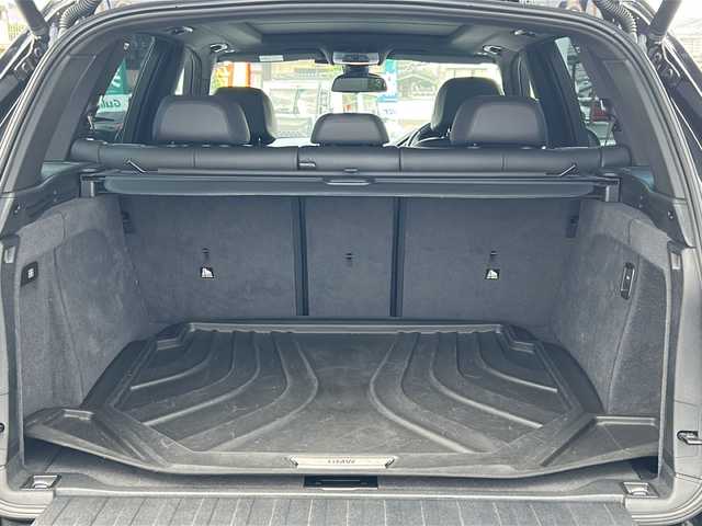 ＢＭＷ Ｘ５ ブラックアウト 山口県 2017(平29)年 2.6万km サファイアブラックP サンルーフ/純正ナビ/DVD/CD/AUX/フルセグTV/バックカメラ/ハーマンカードンオーディオ/黒レザーシート/前席パワーシート/全席シートヒーター/純正LEDヘッドライト/純正フォグランプ/オートライト/純正20インチアルミホイール/革巻きステアリング/ステアリングスイッチ/パドルシフト/クルーズコントロール/パワーバックドア/衝突被害軽減ブレーキ/LKA/横滑り防止/DAC/オートパーキングホールド/コーナーセンサー/スマートキー/ミラー一体型ETC/前後タイプドライブレコーダー/フロアマット/電動格納ウインカードアミラー