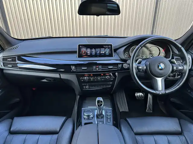 ＢＭＷ Ｘ５ ブラックアウト 福島県 2017(平29)年 2.7万km サファイアブラックP 特別仕様車/パノラマサンルーフ/Harman/Kardonサウンド/ヘッドアップディスプレイ/インテリジェントセーフティ/アダプティブクルーズコントロール/レーンキープアシスト/ヴァーネスカレザー(ブラック)/全席シートヒーター/前席パワーシート/パワーバックドア/純正ナビ(BT/USB/AUX/CD/DVD)/フルセグTV/バックカメラ/純正20AW/アダプティブLED/オートホールド/ミラー一体型ETC/ドライブレコーダー(前後)/アンビエントライト/取扱説明書/保証書/スペアキー