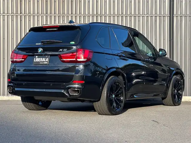 ＢＭＷ Ｘ５ ブラックアウト 福島県 2017(平29)年 2.7万km サファイアブラックP 特別仕様車/パノラマサンルーフ/Harman/Kardonサウンド/ヘッドアップディスプレイ/インテリジェントセーフティ/アダプティブクルーズコントロール/レーンキープアシスト/ヴァーネスカレザー(ブラック)/全席シートヒーター/前席パワーシート/パワーバックドア/純正ナビ(BT/USB/AUX/CD/DVD)/フルセグTV/バックカメラ/純正20AW/アダプティブLED/オートホールド/ミラー一体型ETC/ドライブレコーダー(前後)/アンビエントライト/取扱説明書/保証書/スペアキー
