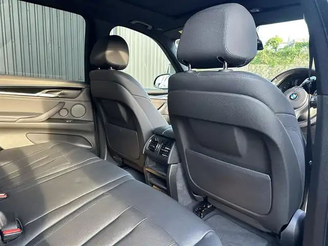 ＢＭＷ Ｘ５ ブラックアウト 福島県 2017(平29)年 2.7万km サファイアブラックP 特別仕様車/パノラマサンルーフ/Harman/Kardonサウンド/ヘッドアップディスプレイ/インテリジェントセーフティ/アダプティブクルーズコントロール/レーンキープアシスト/ヴァーネスカレザー(ブラック)/全席シートヒーター/前席パワーシート/パワーバックドア/純正ナビ(BT/USB/AUX/CD/DVD)/フルセグTV/バックカメラ/純正20AW/アダプティブLED/オートホールド/ミラー一体型ETC/ドライブレコーダー(前後)/アンビエントライト/取扱説明書/保証書/スペアキー