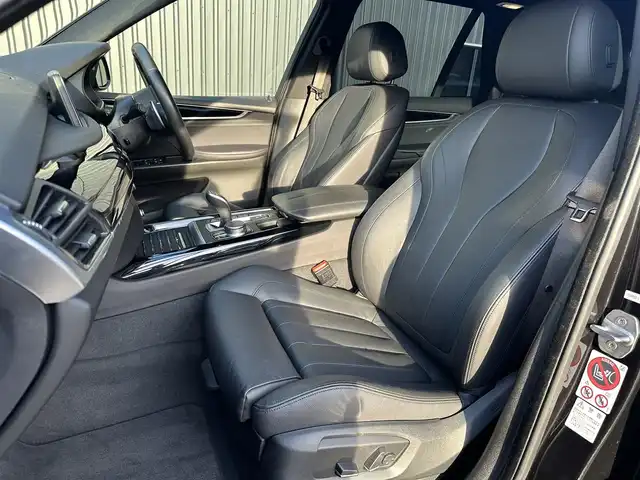 ＢＭＷ Ｘ５ ブラックアウト 福島県 2017(平29)年 2.7万km サファイアブラックP 特別仕様車/パノラマサンルーフ/Harman/Kardonサウンド/ヘッドアップディスプレイ/インテリジェントセーフティ/アダプティブクルーズコントロール/レーンキープアシスト/ヴァーネスカレザー(ブラック)/全席シートヒーター/前席パワーシート/パワーバックドア/純正ナビ(BT/USB/AUX/CD/DVD)/フルセグTV/バックカメラ/純正20AW/アダプティブLED/オートホールド/ミラー一体型ETC/ドライブレコーダー(前後)/アンビエントライト/取扱説明書/保証書/スペアキー