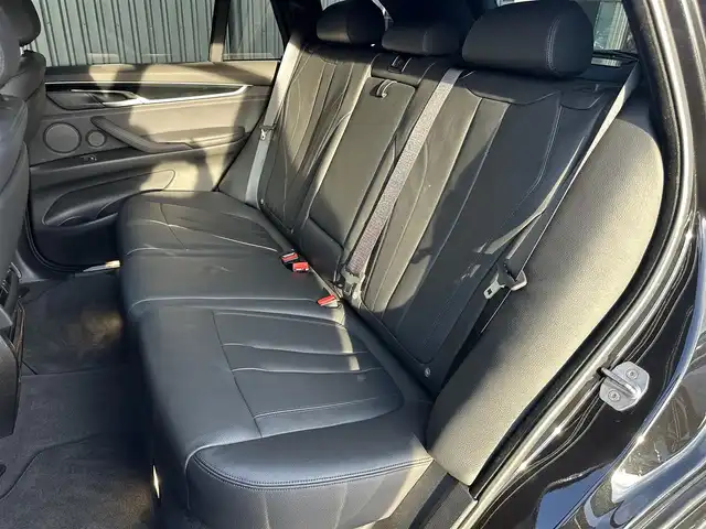 ＢＭＷ Ｘ５ ブラックアウト 福島県 2017(平29)年 2.7万km サファイアブラックP 特別仕様車/パノラマサンルーフ/Harman/Kardonサウンド/ヘッドアップディスプレイ/インテリジェントセーフティ/アダプティブクルーズコントロール/レーンキープアシスト/ヴァーネスカレザー(ブラック)/全席シートヒーター/前席パワーシート/パワーバックドア/純正ナビ(BT/USB/AUX/CD/DVD)/フルセグTV/バックカメラ/純正20AW/アダプティブLED/オートホールド/ミラー一体型ETC/ドライブレコーダー(前後)/アンビエントライト/取扱説明書/保証書/スペアキー
