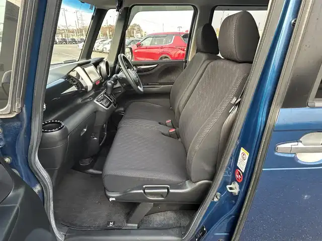 ホンダ Ｎ ＢＯＸ カスタム G 道央・札幌 2014(平26)年 6.7万km プレミアムダイナミックブルーパール ４WD/社外SDナビ/CD/DVD/BT/フルセグ/シティブレーキアクティブシステム/横滑り防止装置/バックカメラ/ETC/ECONモード/片側パワースライドドア/ステアリングリモコン/プッシュスタート/スマートキー/HIDヘッドライト/オートライト/フォグランプ/電動格納ミラー/純正フロアマット/ドアバイザー/スペアキー/社外エンジンスターター